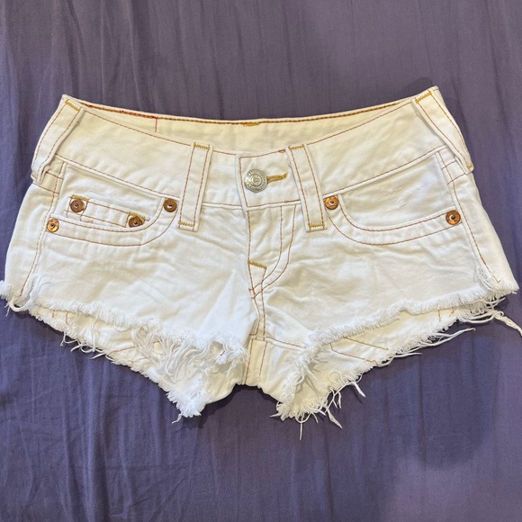 True Religion Bobby Cut-Off Shorts Size 24 - Picture 2 of 2
